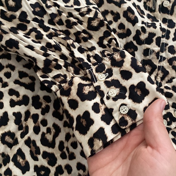 Ruffle collar leopard print button down shirt - Picture 4 of 6